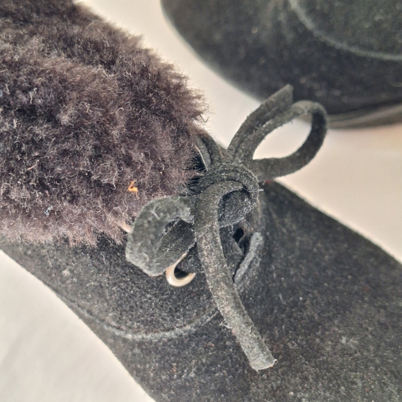 B Makowsky Nellie Black Suede Oxford Wedge Booties 7.5 - Picture 8 of 11